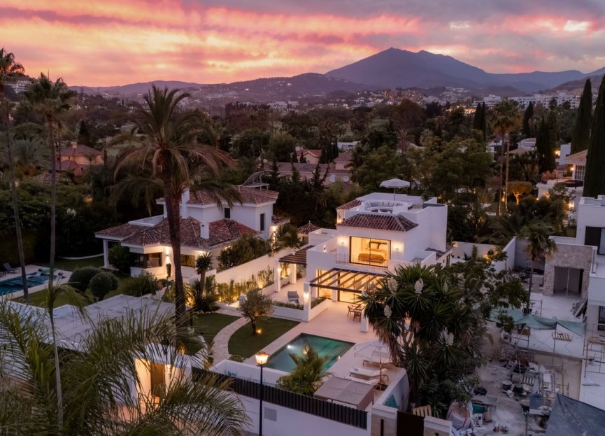 Resale - House - Detached Villa - Marbella - Nueva Andalucia