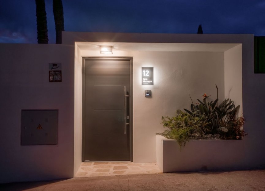 Resale - House - Detached Villa - Marbella - Nueva Andalucia