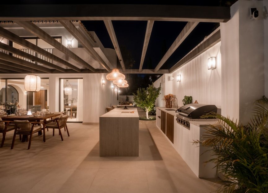 Resale - House - Detached Villa - Marbella - Nueva Andalucia