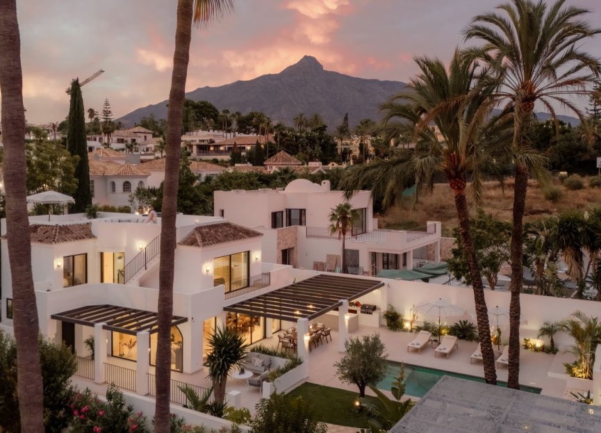 Resale - House - Detached Villa - Marbella - Nueva Andalucia