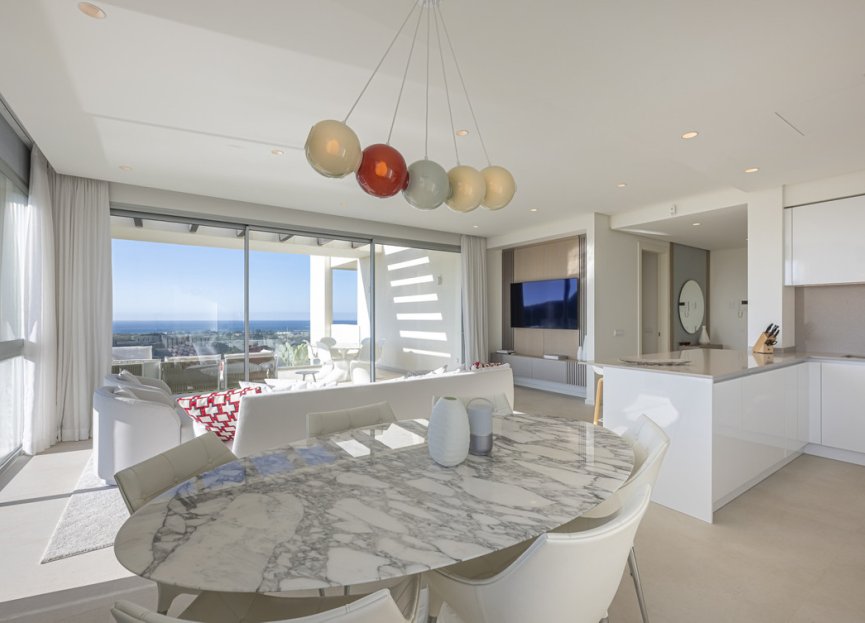 Resale - Apartment - Middle Floor Apartment - Benahavís - Benahavís Centro