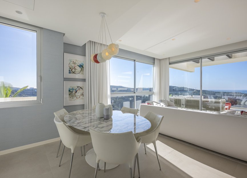 Resale - Apartment - Middle Floor Apartment - Benahavís - Benahavís Centro