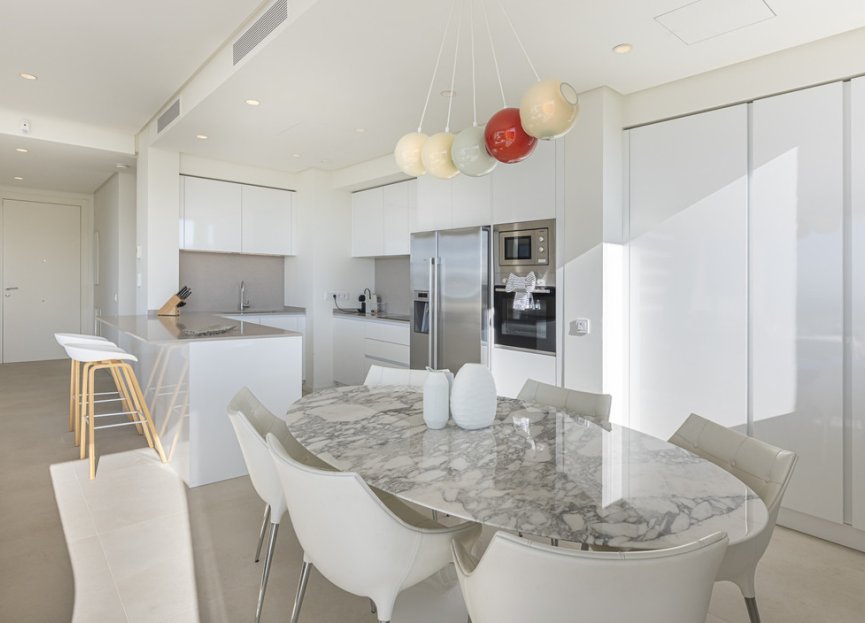 Resale - Apartment - Middle Floor Apartment - Benahavís - Benahavís Centro