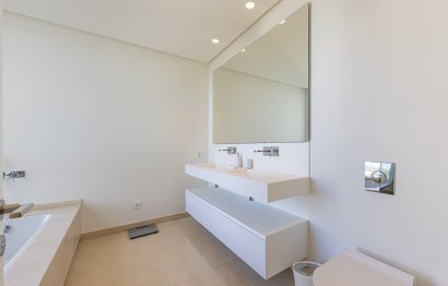 Resale - Apartment - Middle Floor Apartment - Benahavís - Benahavís Centro