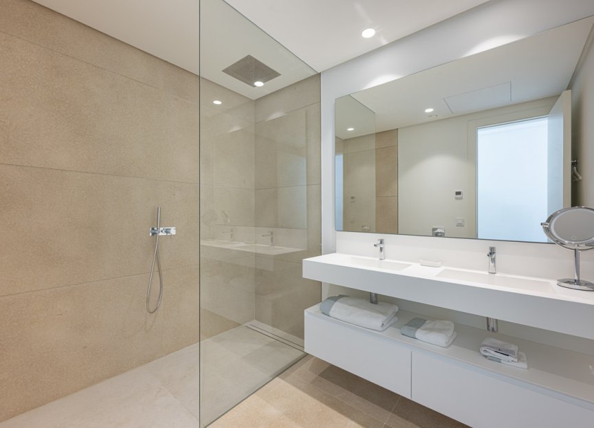 Resale - Apartment - Middle Floor Apartment - Benahavís - Benahavís Centro