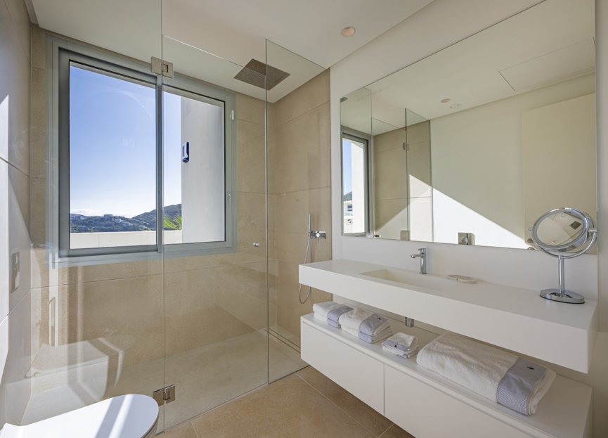 Resale - Apartment - Middle Floor Apartment - Benahavís - Benahavís Centro