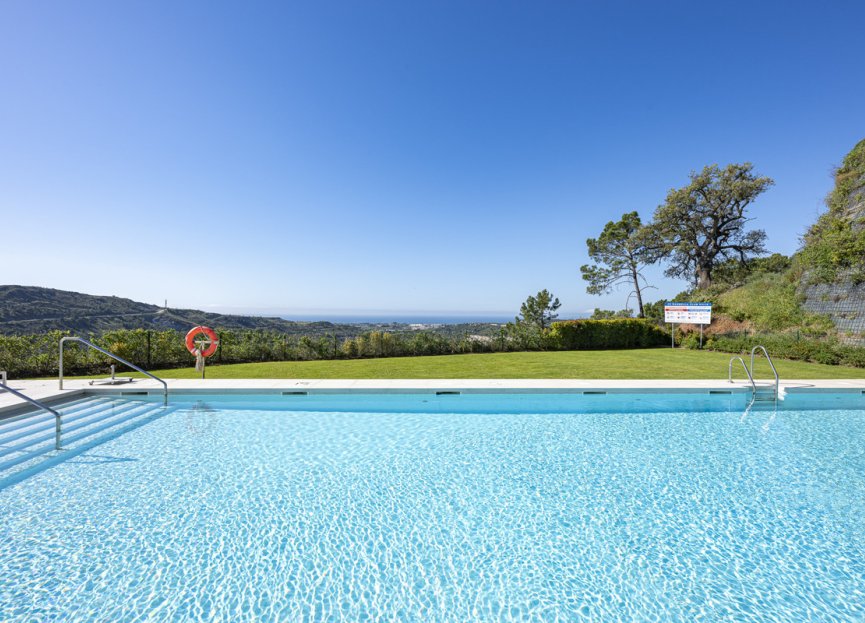 Resale - Apartment - Middle Floor Apartment - Benahavís - Benahavís Centro