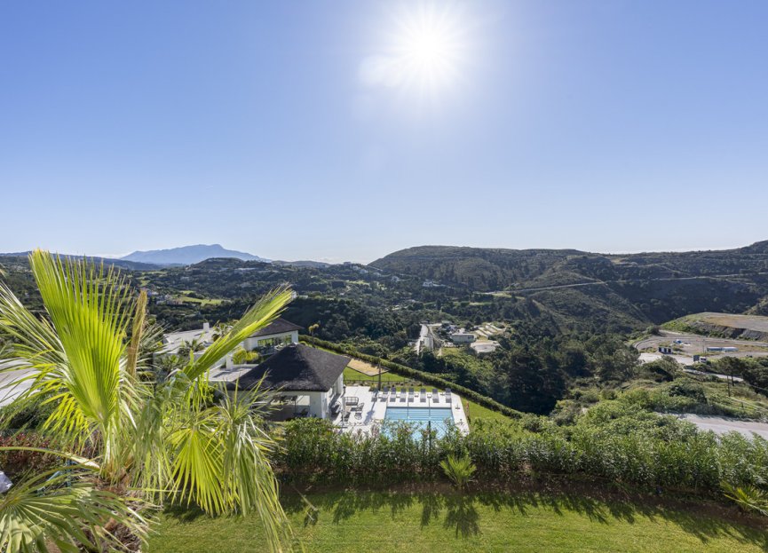 Resale - Apartment - Middle Floor Apartment - Benahavís - Benahavís Centro