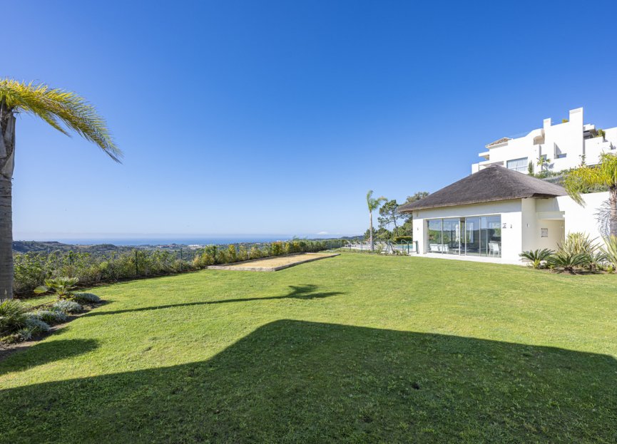 Resale - Apartment - Middle Floor Apartment - Benahavís - Benahavís Centro