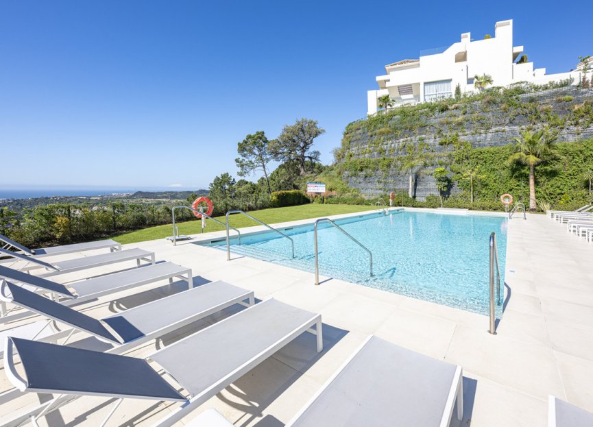 Resale - Apartment - Middle Floor Apartment - Benahavís - Benahavís Centro