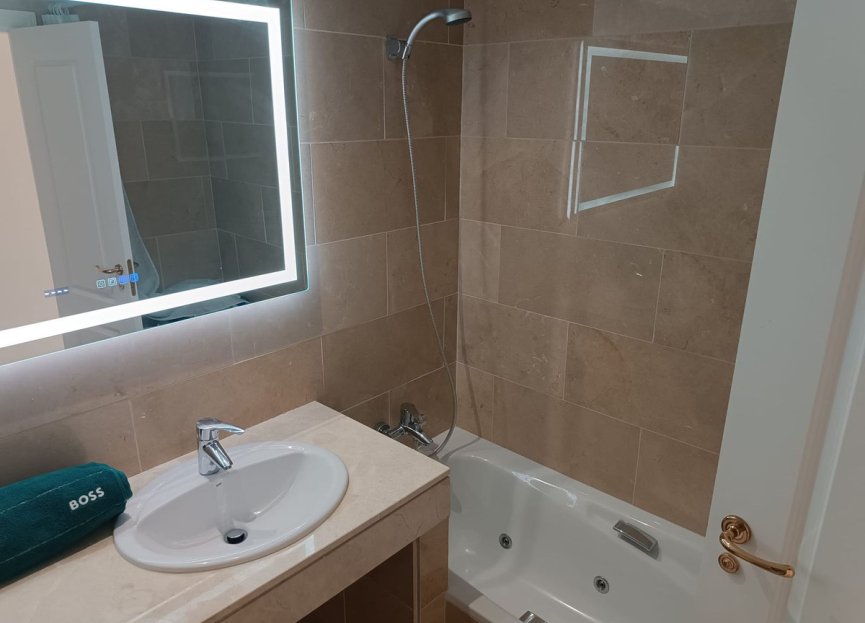 Resale - Apartment - Top Floor Apartment - Manilva - La Duquesa