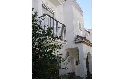 Resale - House - Townhouse - Estepona - Estepona Centro