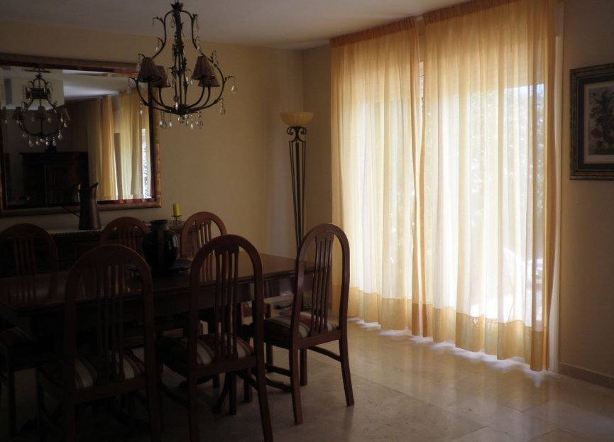 Resale - House - Townhouse - Estepona - Estepona Centro