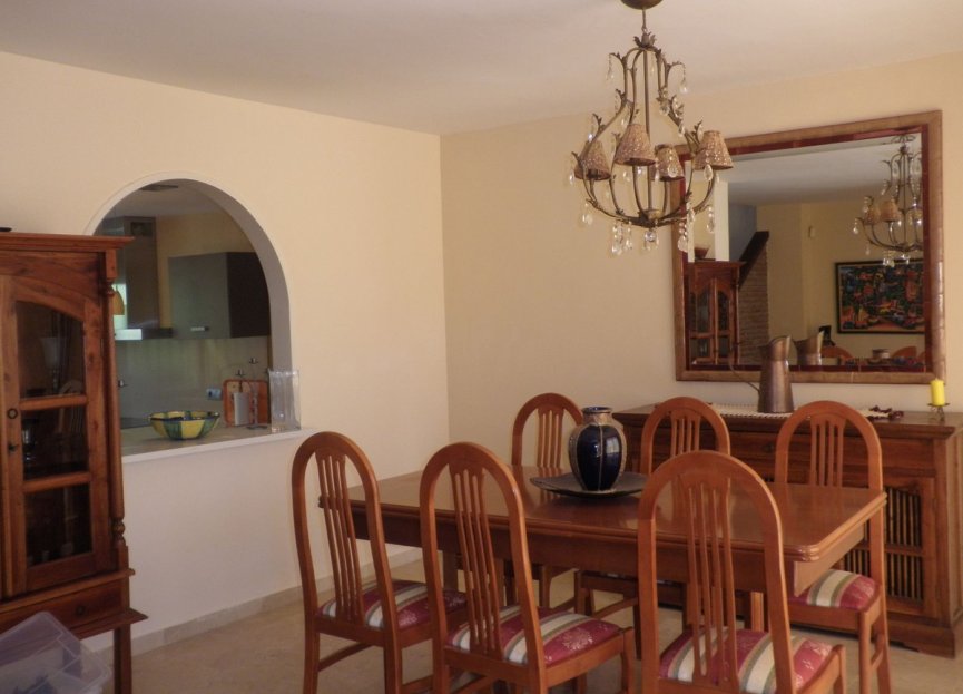 Resale - House - Townhouse - Estepona - Estepona Centro