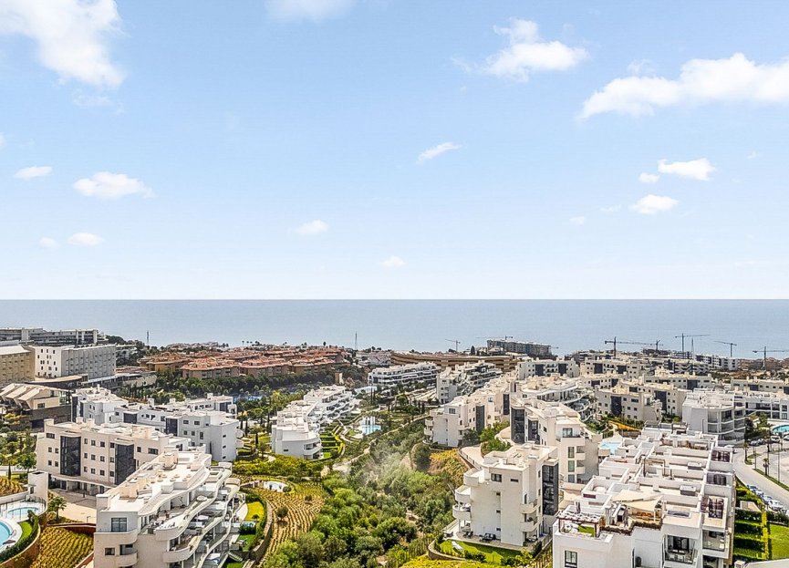 Resale - Apartment - Middle Floor Apartment - Fuengirola - Higueron