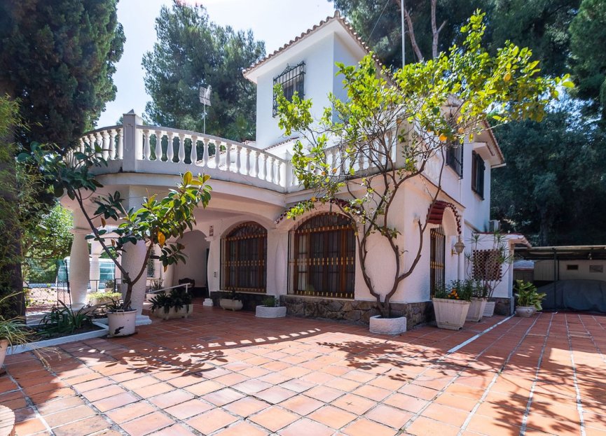 Resale - House - Detached Villa - Marbella - Marbella Centro