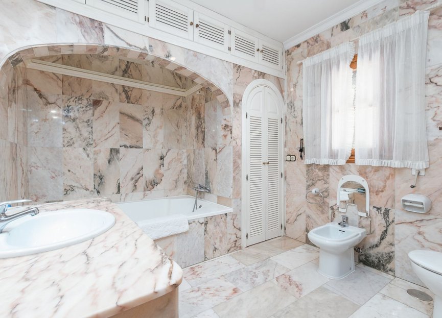 Resale - House - Detached Villa - Marbella - Marbella Centro