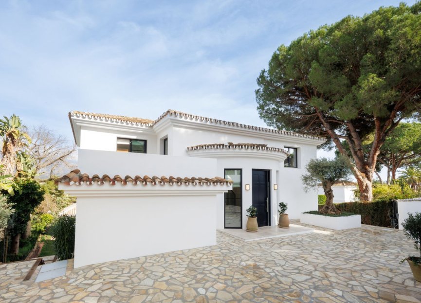 Resale - House - Detached Villa - Marbella - Nueva Andalucia