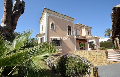 Resale - House - Detached Villa - Marbella - Nueva Andalucia