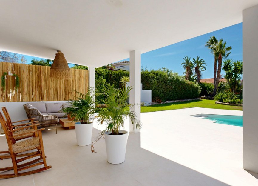 Resale - House - Detached Villa - Estepona - Estepona Centro