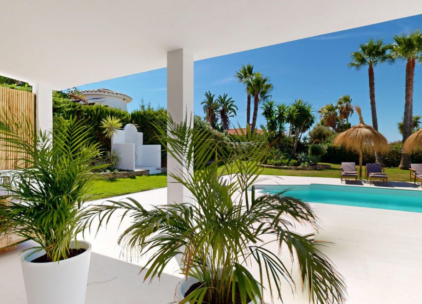 Resale - House - Detached Villa - Estepona - Estepona Centro