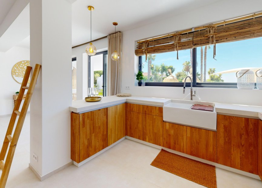 Resale - House - Detached Villa - Estepona - Estepona Centro