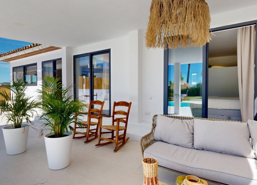 Resale - House - Detached Villa - Estepona - Estepona Centro