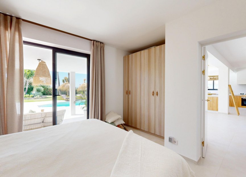 Resale - House - Detached Villa - Estepona - Estepona Centro