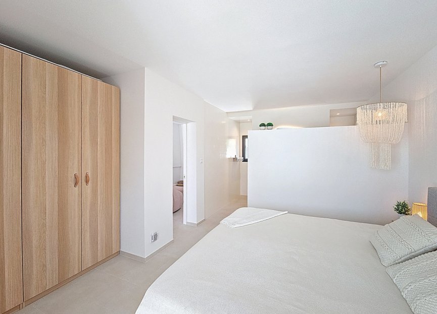 Resale - House - Detached Villa - Estepona - Estepona Centro