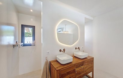 Resale - House - Detached Villa - Estepona - Estepona Centro