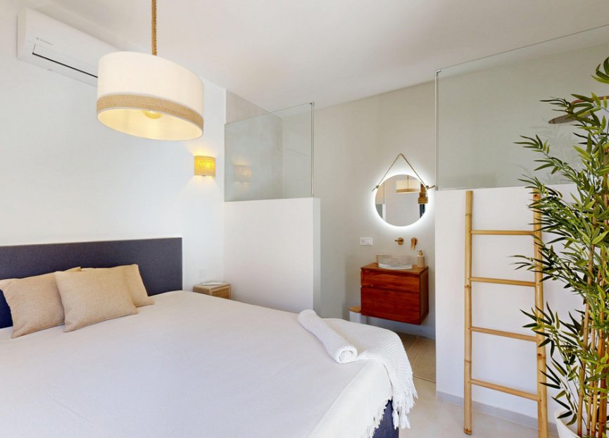 Resale - House - Detached Villa - Estepona - Estepona Centro