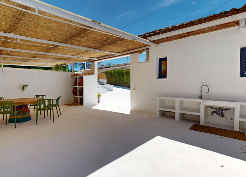 Resale - House - Detached Villa - Estepona - Estepona Centro