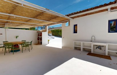 Resale - House - Detached Villa - Estepona - Estepona Centro