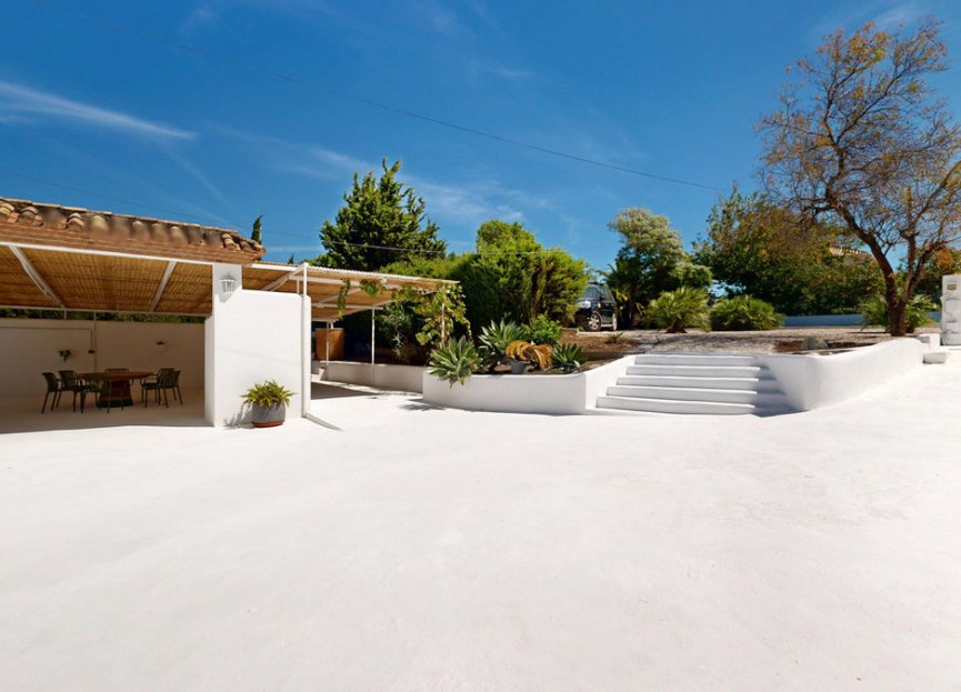 Resale - House - Detached Villa - Estepona - Estepona Centro