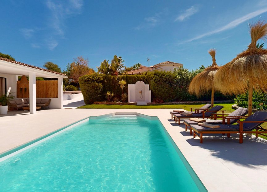 Resale - House - Detached Villa - Estepona - Estepona Centro