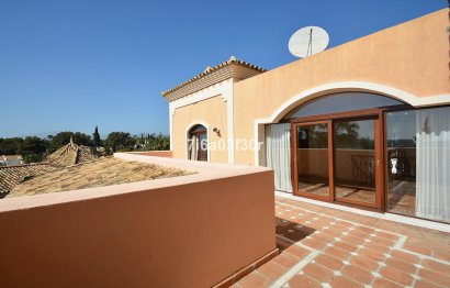 Resale - House - Detached Villa - Marbella - Nueva Andalucia