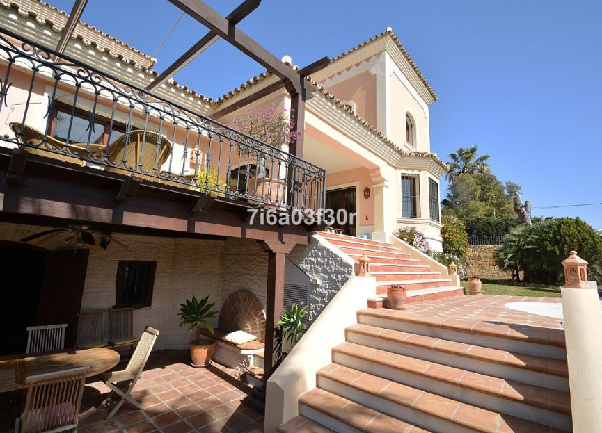 Resale - House - Detached Villa - Marbella - Nueva Andalucia