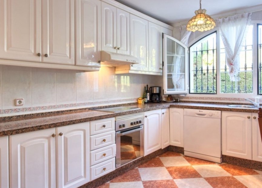 Resale - House - Detached Villa - Benalmádena - Torrequebrada