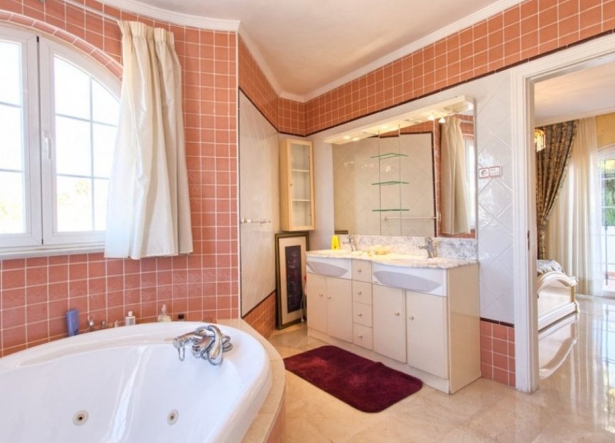 Resale - House - Detached Villa - Benalmádena - Torrequebrada