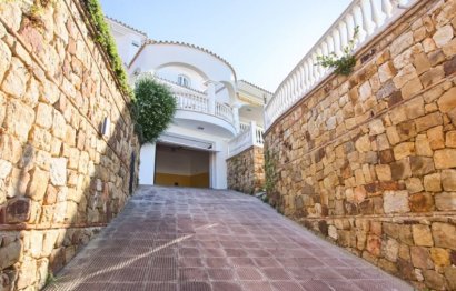 Resale - House - Detached Villa - Benalmádena - Torrequebrada