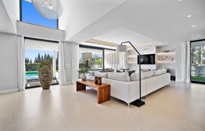 Resale - House - Detached Villa - Estepona - Cancelada