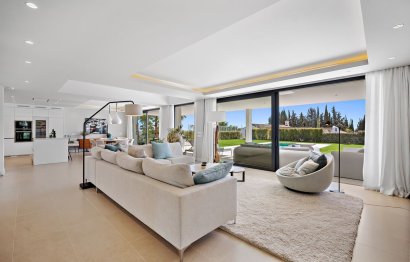 Resale - House - Detached Villa - Estepona - Cancelada