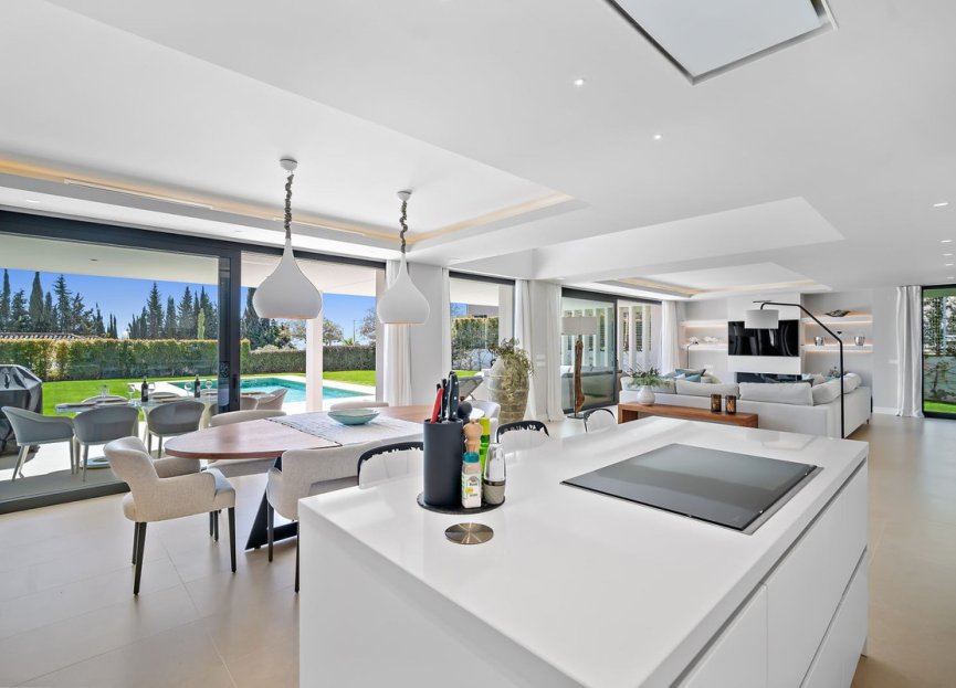 Resale - House - Detached Villa - Estepona - Cancelada