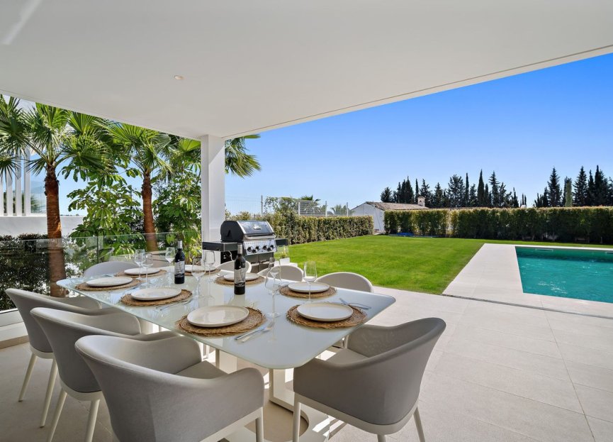 Resale - House - Detached Villa - Estepona - Cancelada