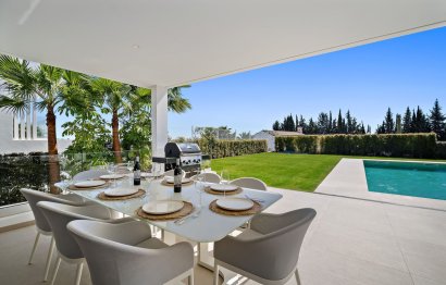 Resale - House - Detached Villa - Estepona - Cancelada