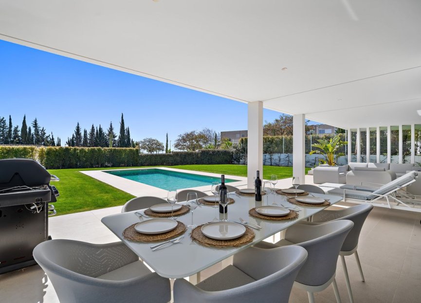 Resale - House - Detached Villa - Estepona - Cancelada