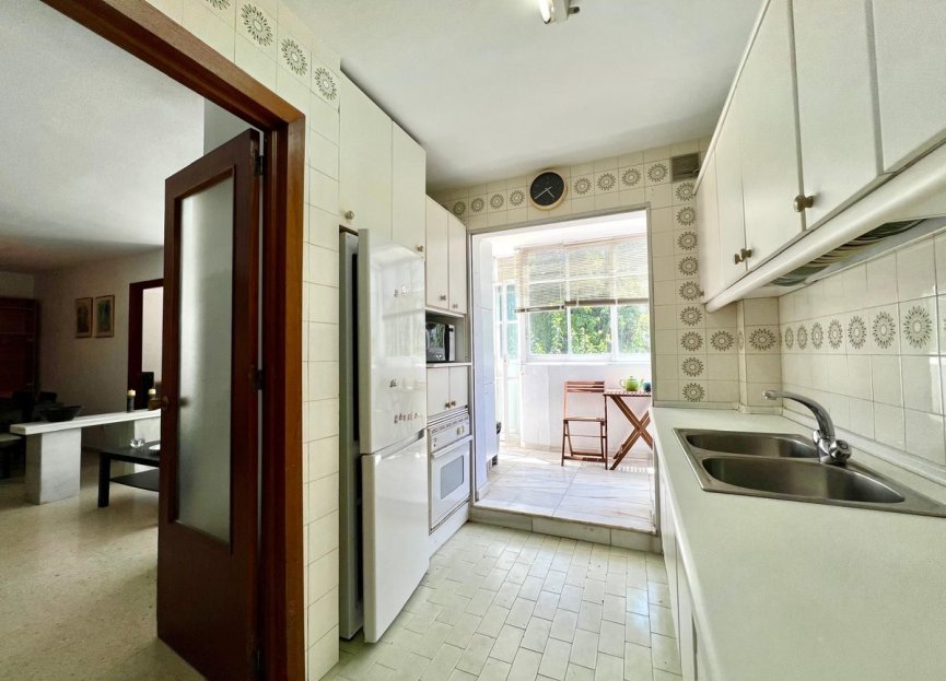 Resale - Apartment - Top Floor Apartment - Marbella - Elviria