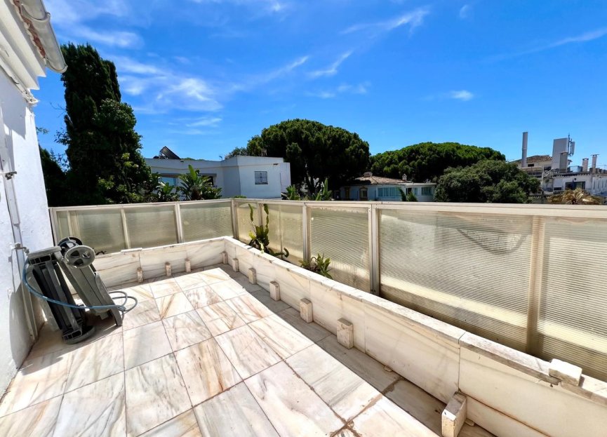 Resale - Apartment - Top Floor Apartment - Marbella - Elviria