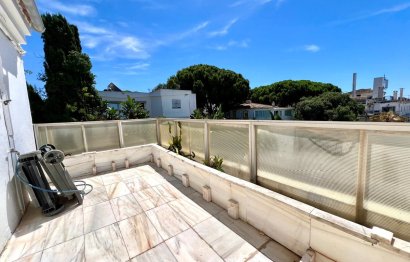 Resale - Apartment - Top Floor Apartment - Marbella - Elviria