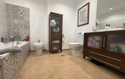 Resale - Ground floor apartment - Estepona - Atalaya